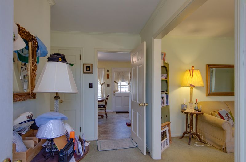 1203 Dogwood Dr, Kingston, TN 37763