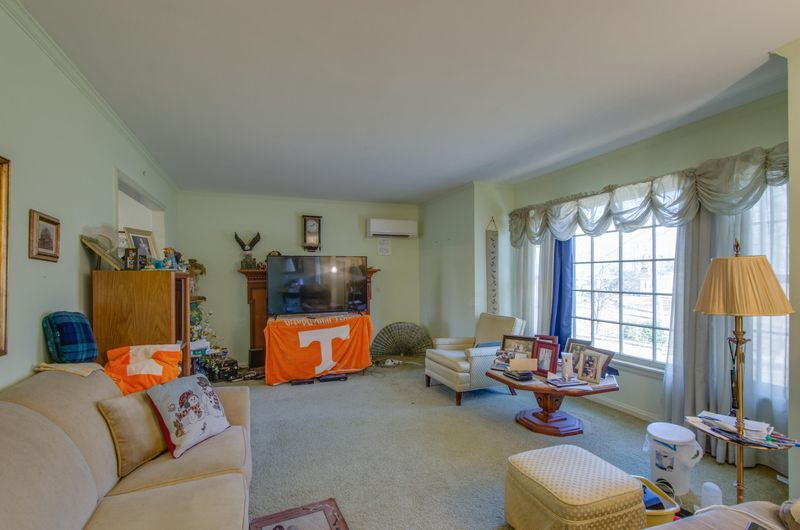 1203 Dogwood Dr, Kingston, TN 37763