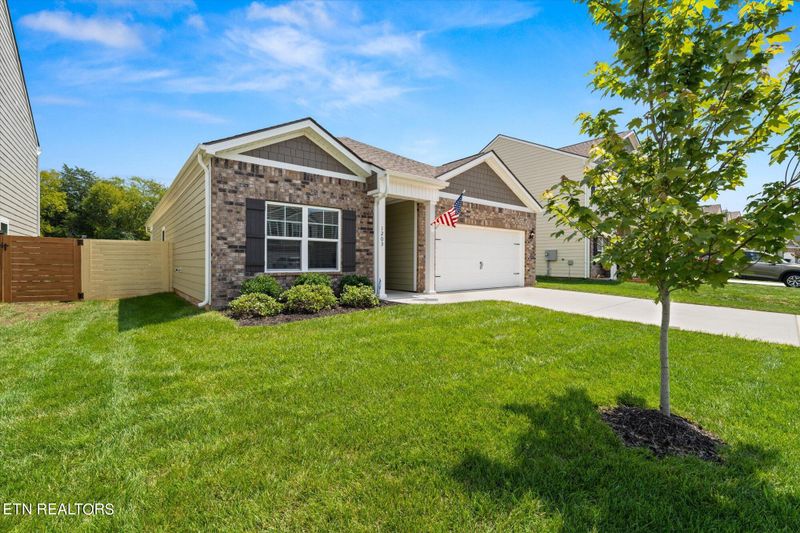 1203 Hampton Place Cir, Loudon, TN 37774