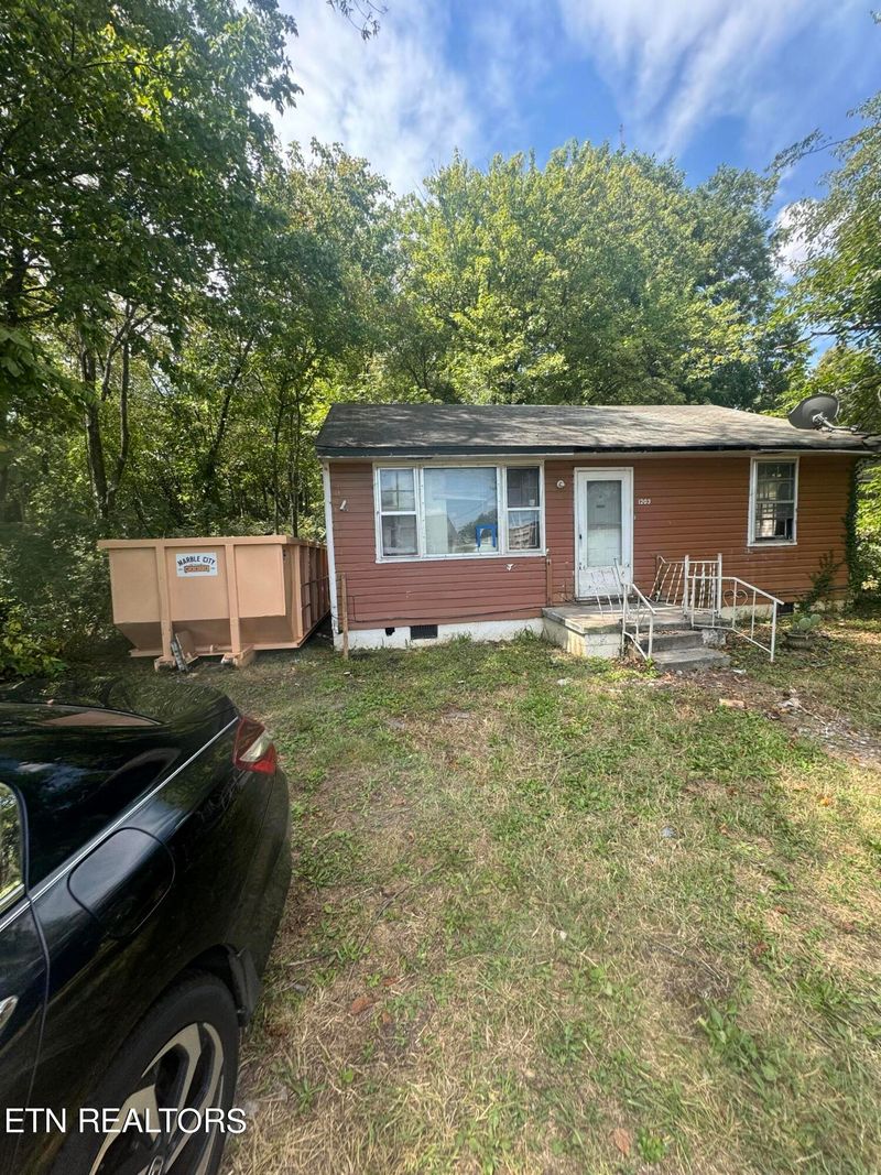 1203 Texas Ave, Knoxville, TN 37921