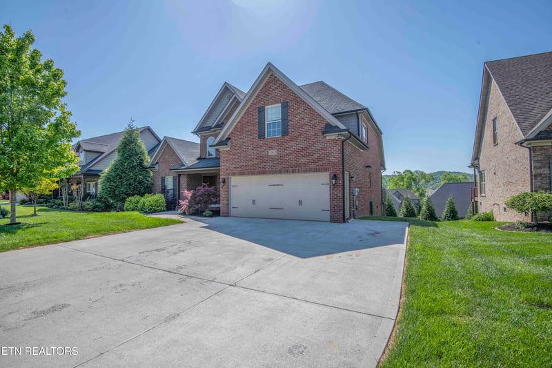 12032 Poplar Meadow Ln, Knoxville, TN 37932