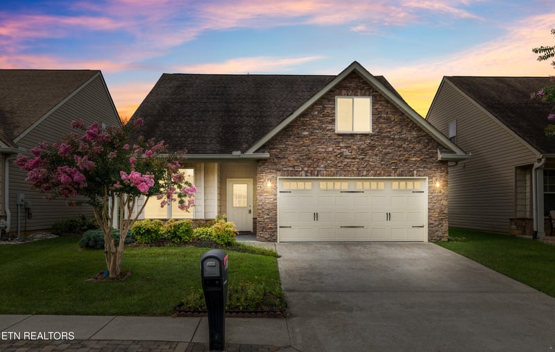 12036 Woodhollow Ln, Knoxville, TN 37932