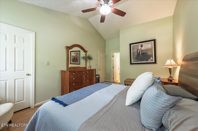 1204 Folkstone Pl, Knoxville, TN 37931