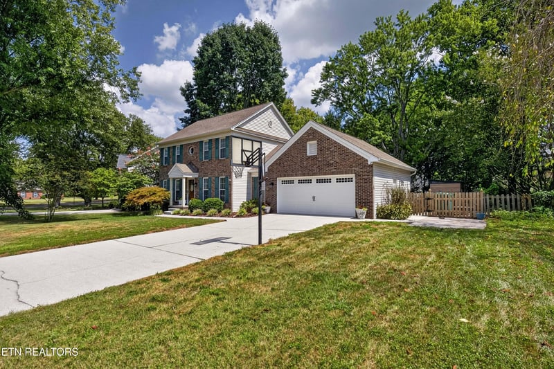 1204 Wenlock Rd, Knoxville, TN 37922