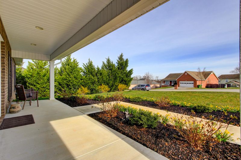 1205 Bastogne Dr, Maryville, TN 37801