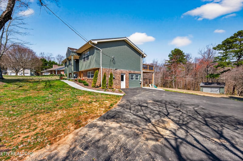 1205 Hoss Rd, Powell, TN 37849