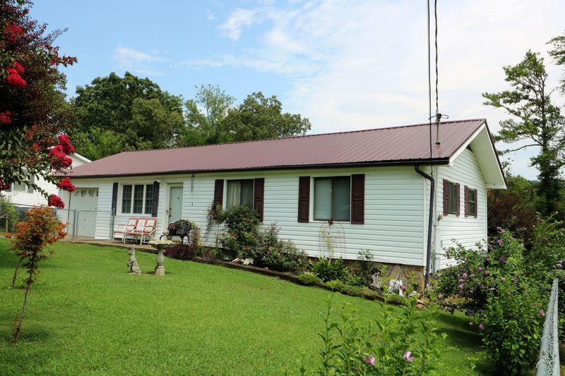 1205 Kimbrough Ave, Etowah, TN 37331