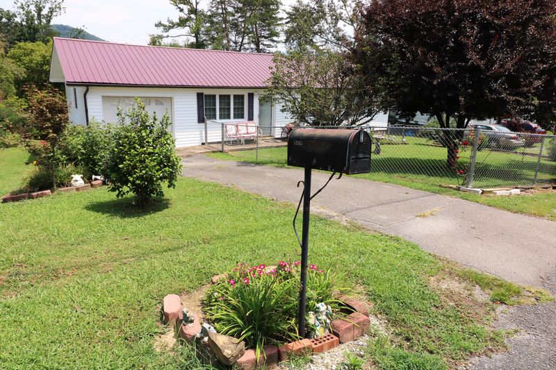 1205 Kimbrough Ave, Etowah, TN 37331
