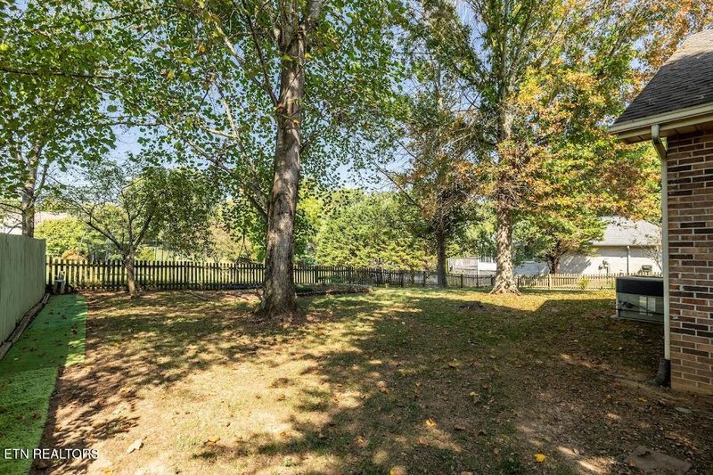 1205 N Wingate Way, Maryville, TN 37803