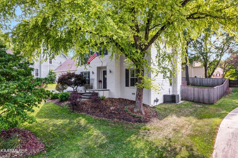 1205 Newfane Cir, Knoxville, TN 37922