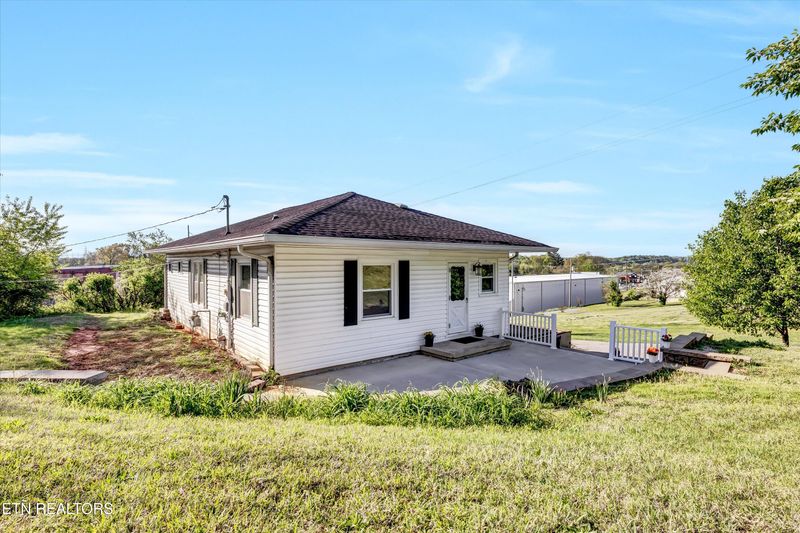 1206 E 1st Ave, Lenoir City, TN 37772
