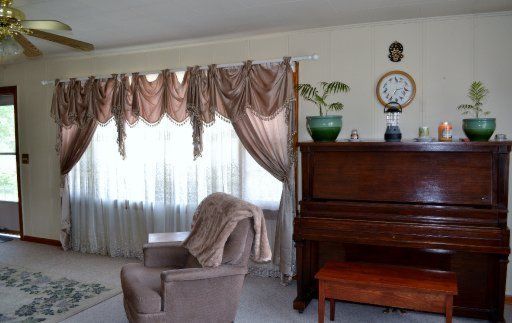 1206 E First Ave, Lenoir City, TN 37772