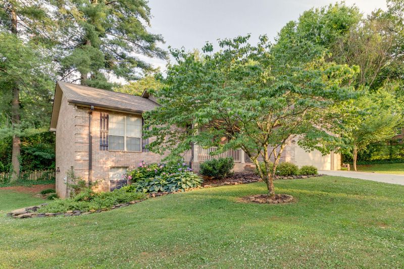 1206 Sterling Ave, Maryville, TN 37803