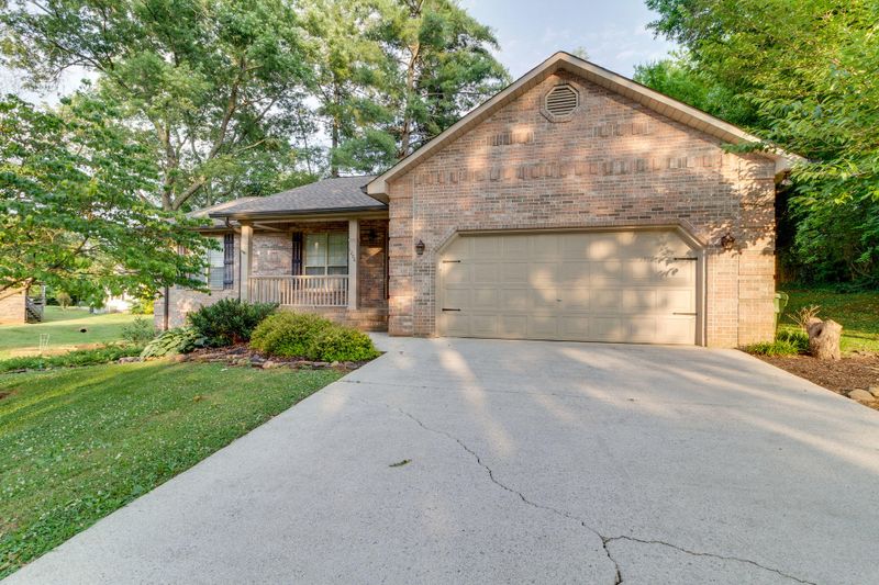 1206 Sterling Ave, Maryville, TN 37803