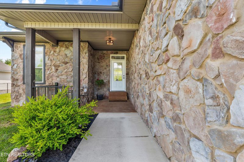 1207 Beaumont Ave, Sevierville, TN 37876