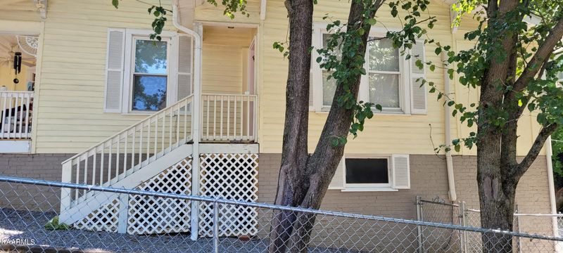 1208 E Harper Ave, Maryville, TN 37804