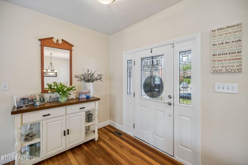 1208 Fox Ridge Dr, Powell, TN 37849