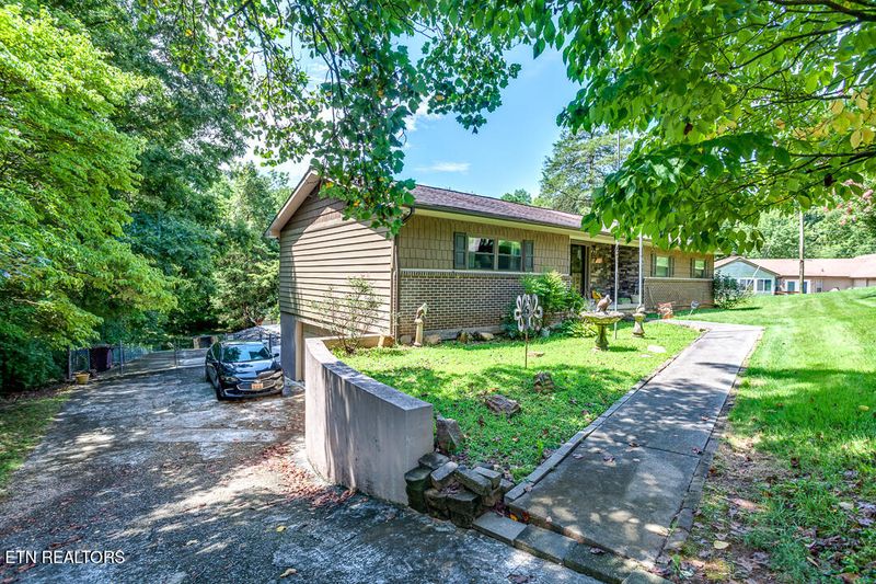 1208 Paradise Dr, Powell, TN 37849