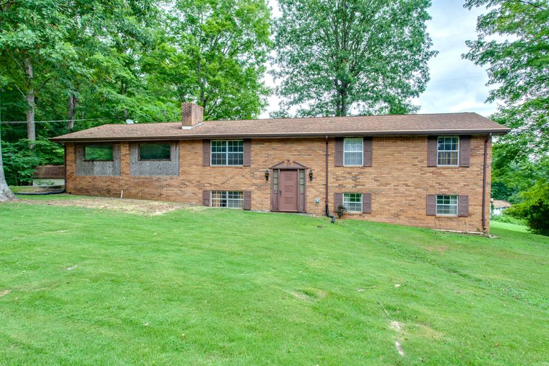 1208 River Bend Dr, Kingston, TN 37763