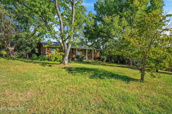 1208 Scenic Hill Dr, Louisville, TN 37777