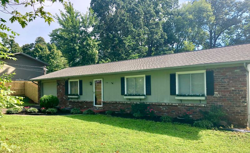 1208 Wallingford Rd, Knoxville, TN 37923