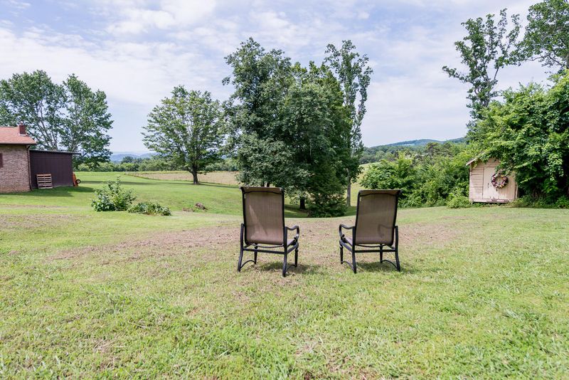 1209 Cooper Rd, Strawberry Plains, TN 37871