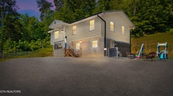 1209 E Bullrun Valley Dr, Powell, TN 37849