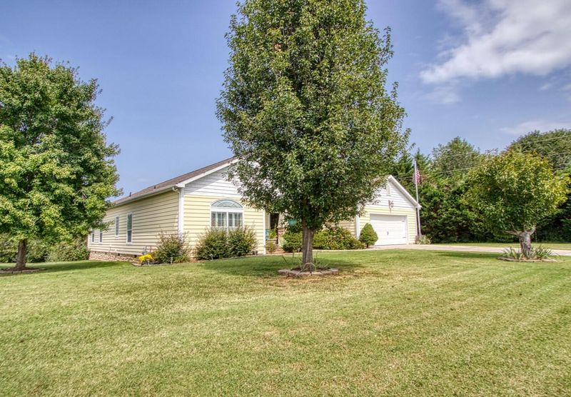 1209 Eagles Eye Dr, Sevierville, TN 37876