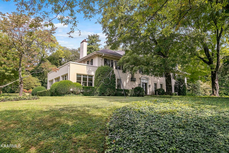 1209 Scenic Dr, Knoxville, TN 37919