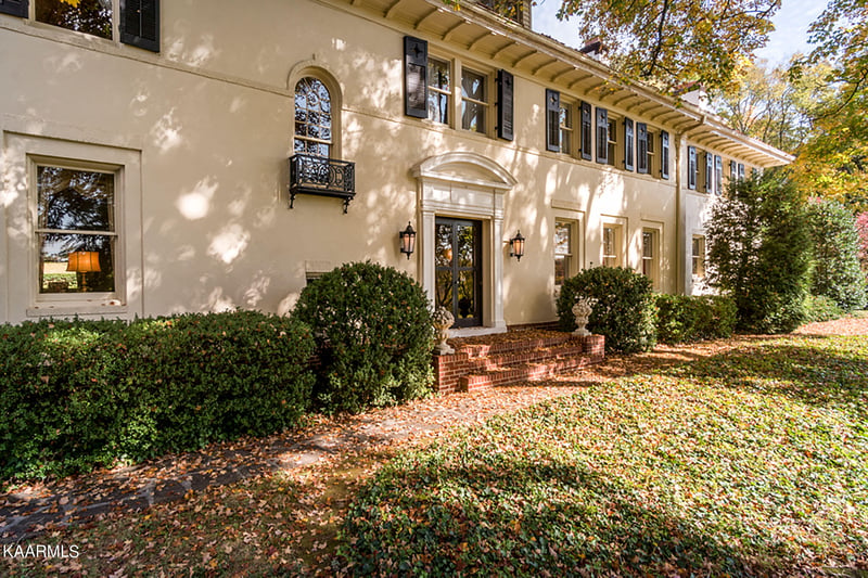 1209 Scenic Dr, Knoxville, TN 37919