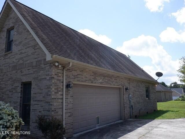 121 Alpine Dr, Clinton, TN 37716