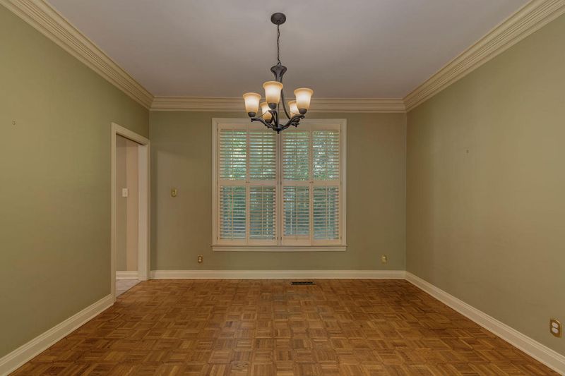 121 Amanda Dr, Oak Ridge, TN 37830