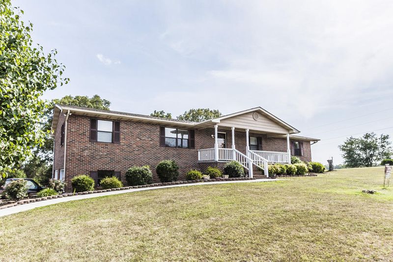 121 Bilderback Rd, Sweetwater, TN 37874