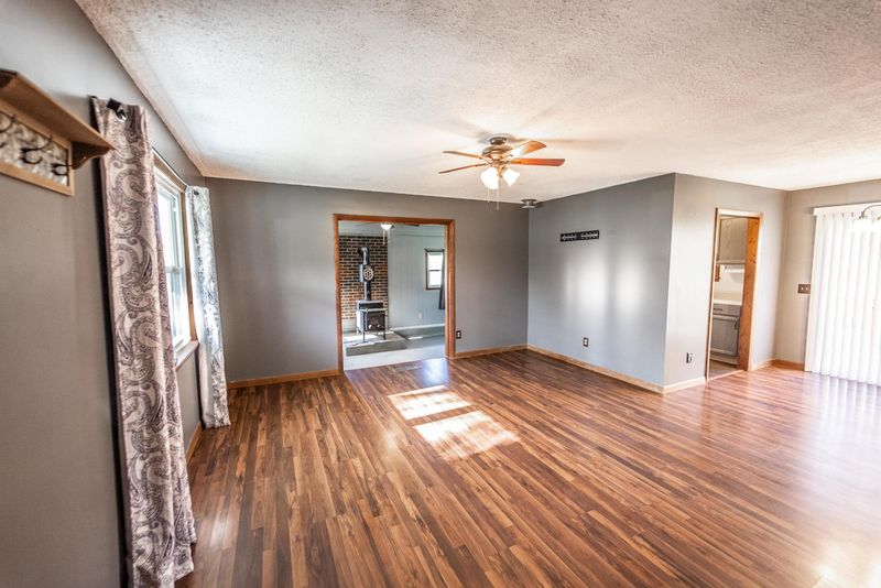 121 E Ridge Dr, Crossville, TN 38555