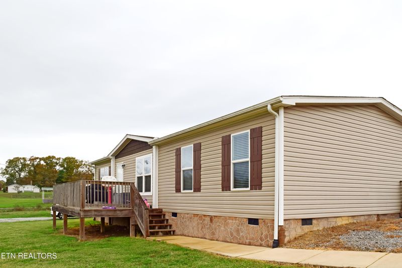 121 E Watkins Rd, Loudon, TN 37774