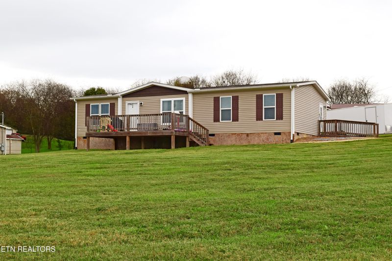 121 E Watkins Rd, Loudon, TN 37774