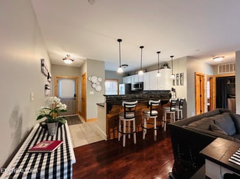 121 Evergreen Cir #301, Caryville, TN 37714