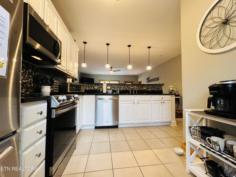121 Evergreen Cir #301, Caryville, TN 37714