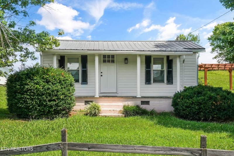 121 Green Rd, Philadelphia, TN 37846