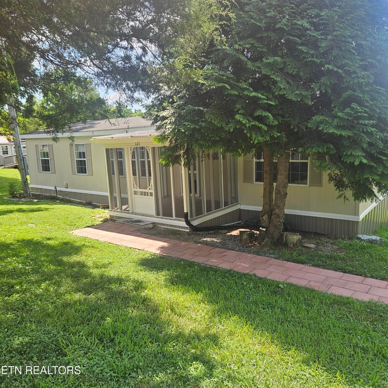 121 Harness Rd, New Tazewell, TN 37825