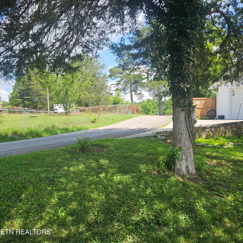 121 Harness Rd, New Tazewell, TN 37825