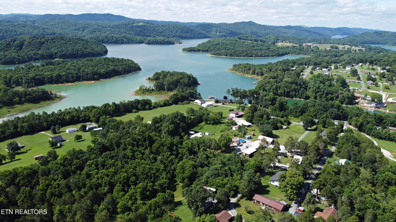 121 Harness Rd, New Tazewell, TN 37825