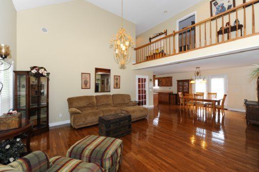 121 Henderson Dr, Madisonville, TN 37354