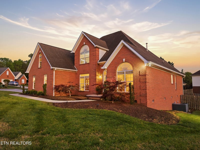 121 Ivy Mill Ct, Knoxville, TN 37924