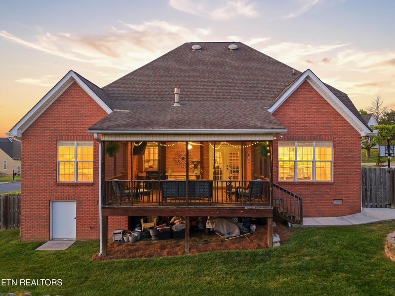 121 Ivy Mill Ct, Knoxville, TN 37924