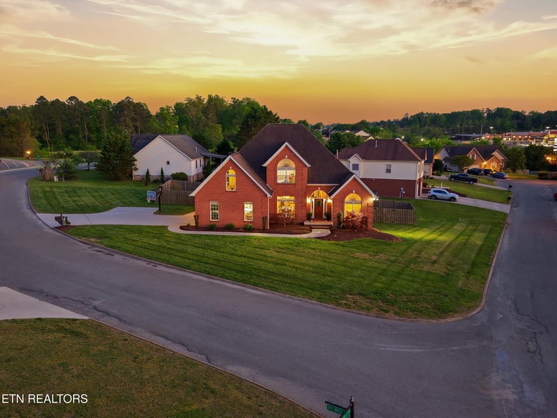 121 Ivy Mill Ct, Knoxville, TN 37924