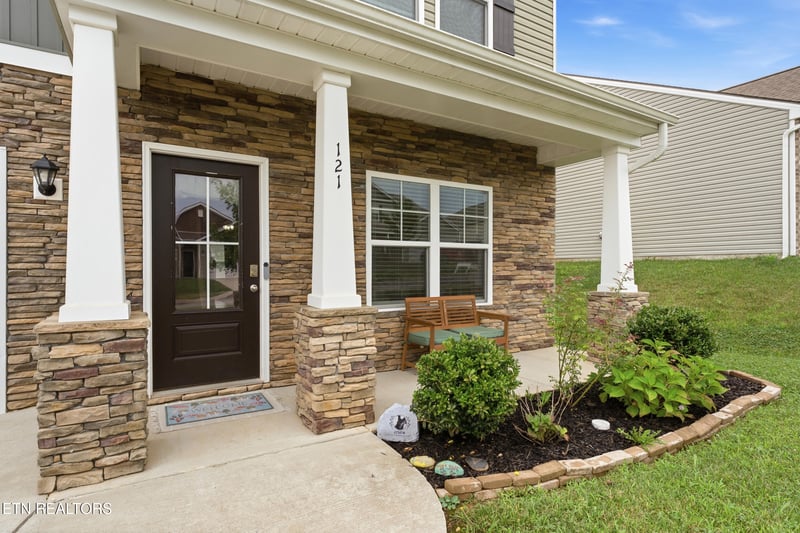 121 Kaley Ln, Lenoir City, TN 37771