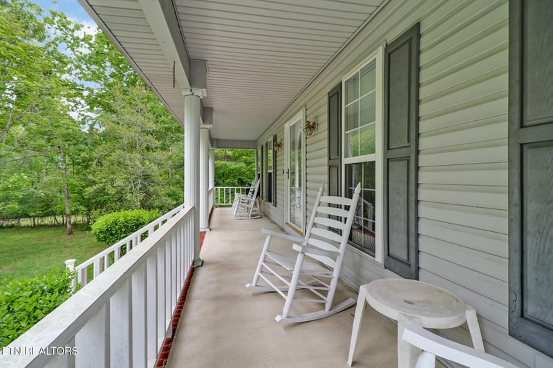 121 Laurelwood Ln, Crossville, TN 38555