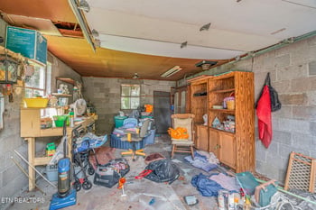 121 Love Dr, Harriman, TN 37748