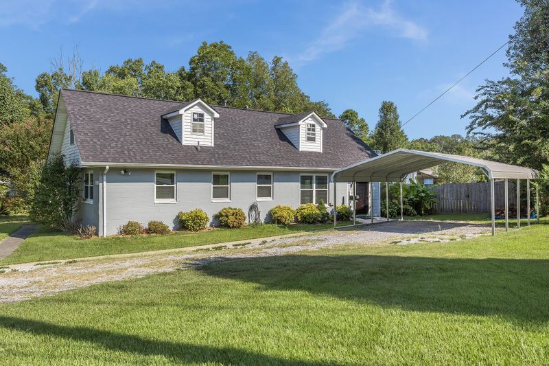 121 Manchester Rd, Oak Ridge, TN 37830